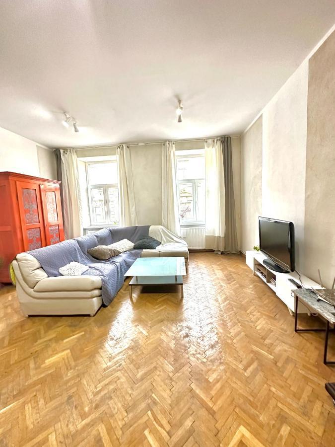 Charming Apartament City Center 蒂米什瓦拉 外观 照片