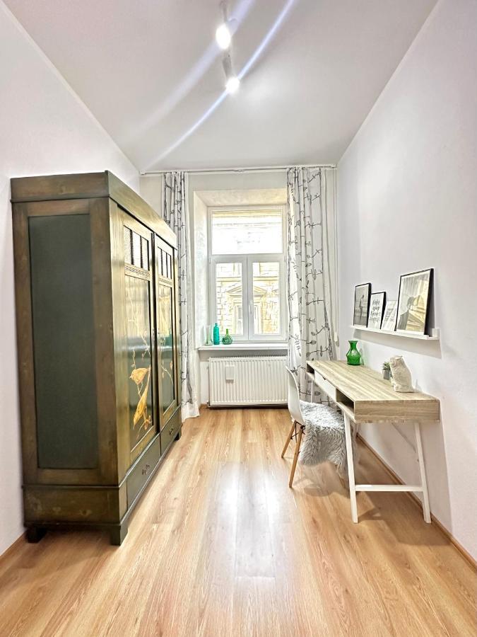 Charming Apartament City Center 蒂米什瓦拉 外观 照片